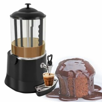 Chocoladedispenser en cake bedekt met chocoladesaus