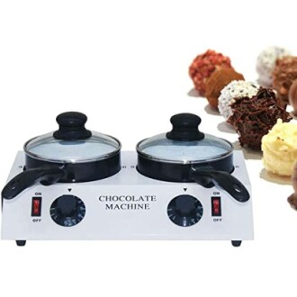 Chocolade smeltmachine met twee potten en chocoladetruffels