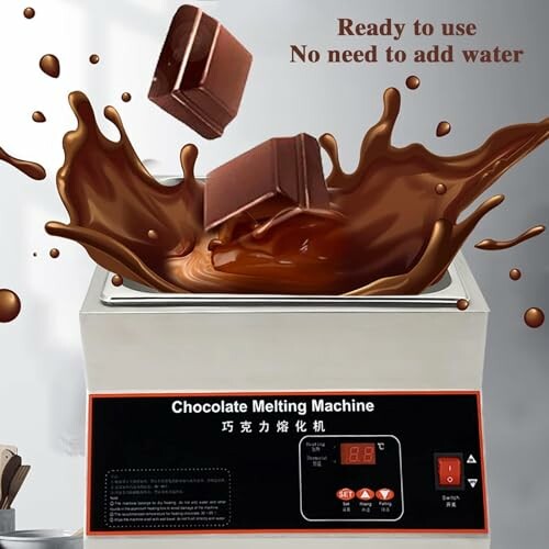 Smeltmachine voor chocolade met opspattende chocoladeblokken